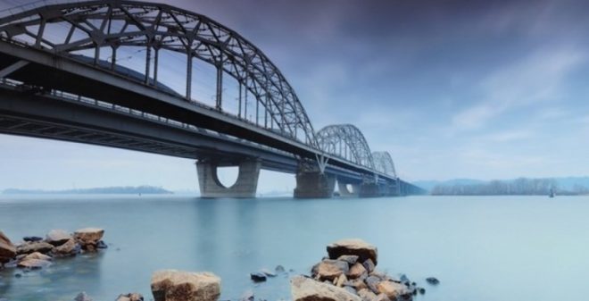 Возле Крымского моста ночью произошло несколько взрывов: что пишут в соцсетях