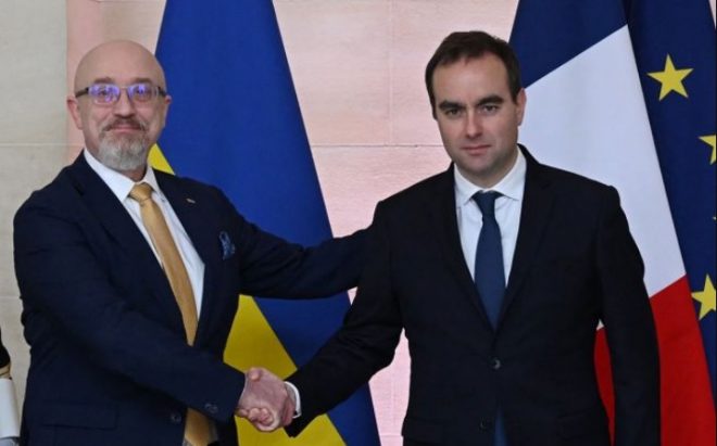 Украина и Франция подписали соглашение о военной помощи: это упростит закупку и поставку оружия