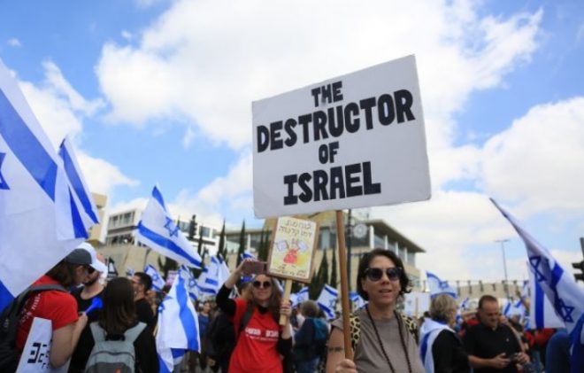 180 тысяч израильтян протестовали против судебной реформы Нетаньяху, которая ограничит полномочия Верховного суда