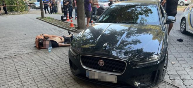 В крови мужчины в Днепре, который ехал в авто с любовницей, был алкоголь: подробности инцидента с патрульными и стрельбой