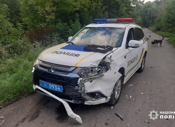 Пьяный водитель в Черкасской области врезался в полицейское авто, пока правоохранители оформляли другое ДТП