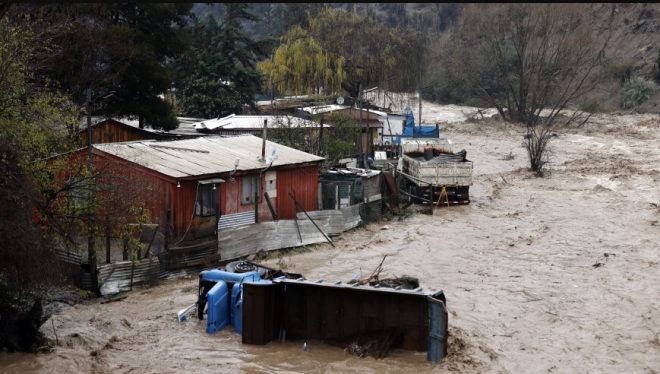 В Чили из-за дождей начались наводнения: не менее 20 погибших, десятки тысяч человек остались без жилья