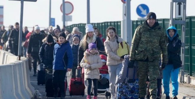 Более половины украинских беженцев в Чехии сталкивались с агрессией