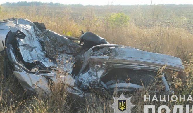 В Николаевской области произошло тройное ДТП с рефрижератором и авто Ford: погибли парень и девушка