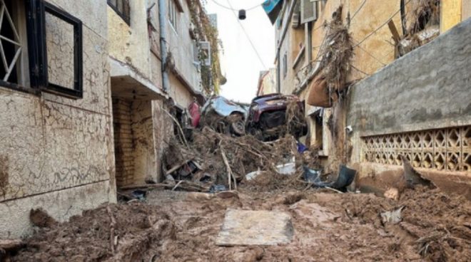 Наводнение в Ливии: море выбрасывает тела погибших на пляжи, многие выжившие остались без жилья