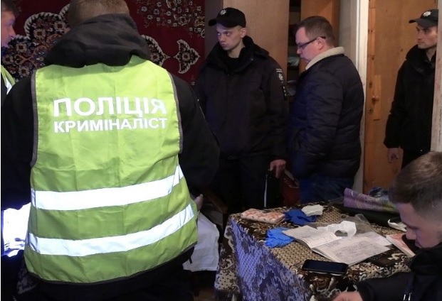 Жительница Киевской области отравила бывших мужей: прислала в подарок алкоголь с ядом