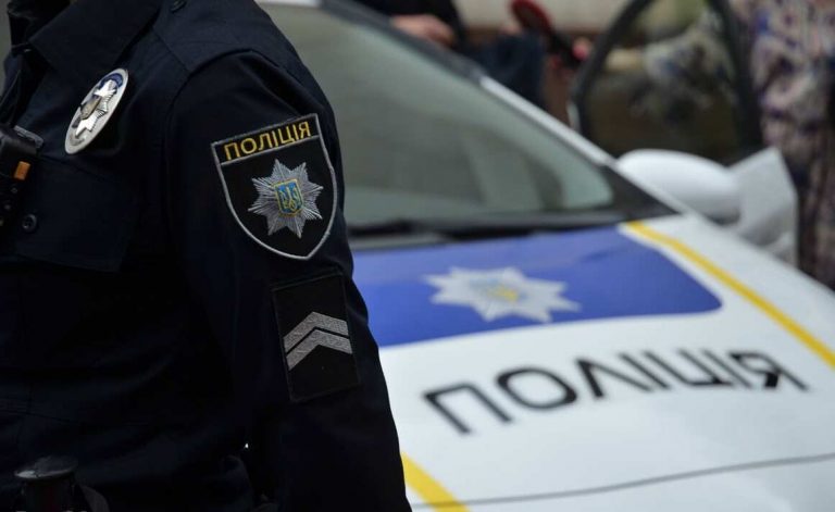 Во Львовской области пьяный депутат пытался задавить полицейского