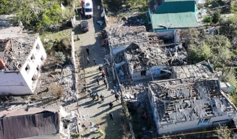 Четверо раненых, погибла женщина: утром РФ атаковала ракетами пригород Днепра