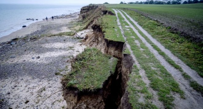 Европейские страны пострадали от шторма &#171;Бабет&#187;: произошли наводнения, есть погибшие и разрушения