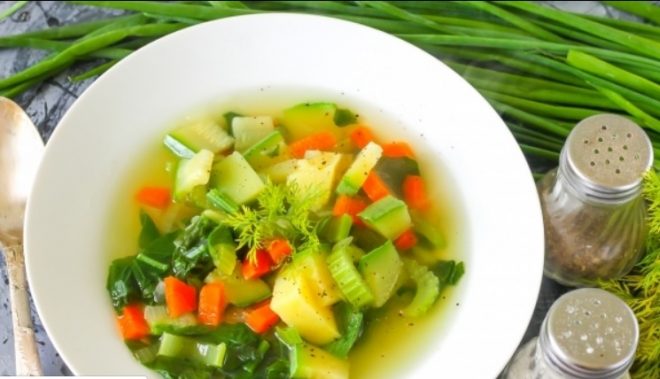 Суп с сельдереем поможет сбросить до шести килограммов лишнего веса в неделю &#8212; СМИ