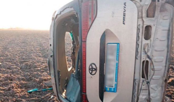 На повороте в Волынской области из-за гололеда авто слетело в кювет: есть пострадавшие 