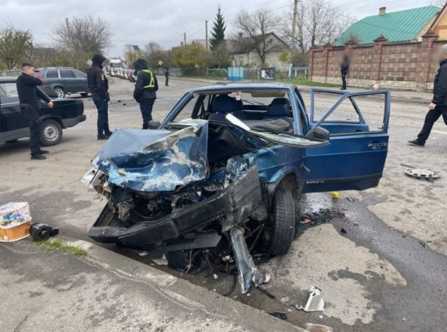 В Ровенской области авто инкассаторов попало в ДТП: четверо пострадавших