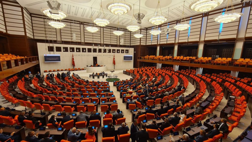 Парламент Турции отложил заявку Швеции на вступление в НАТО