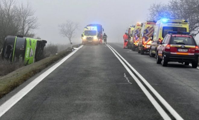 Стало известно о 8 пострадавших в ДТП в Словакии, где перевернулся украинский автобус