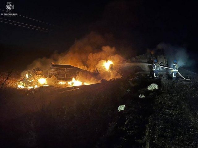 Дроны РФ повредили в двух областях Украины агропредприятие и грузовик, есть раненые