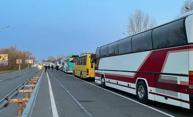 С 12 февраля на всех ПП на границе Украины, где едут автобусы, будет работать система єЧерга