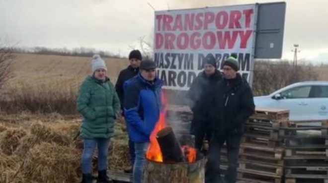 Польские фермеры сегодня возобновили блокаду КПП &#171;Медика – Шегини&#187;