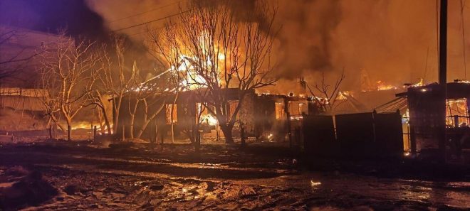 Ночью Харьков был под массированной атакой дронов РФ: горели заправка и дома, есть погибшие