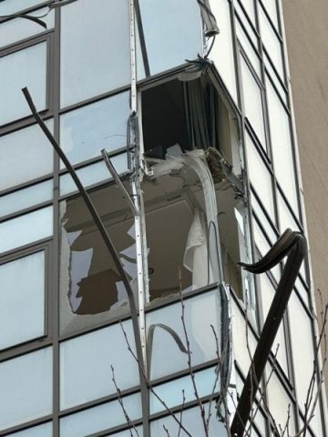РФ ударила ракетой по Одессе: обломками повреждены жилые дома и недострой