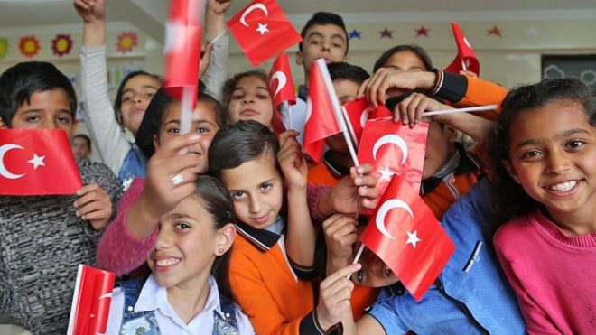 В Турции запретили частным школам праздновать Хэллоуин, Пасху и католическое Рождество