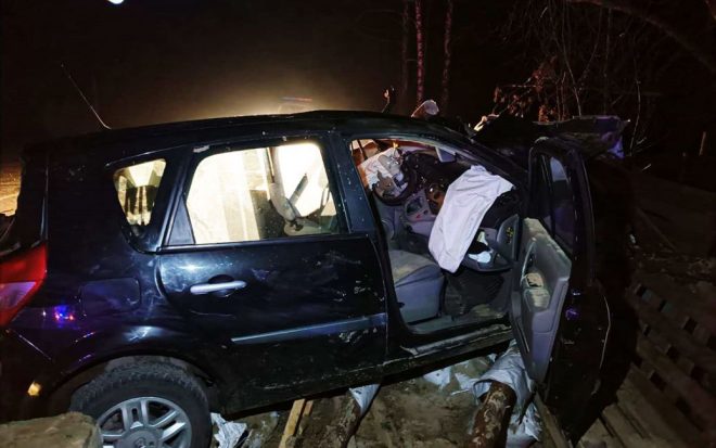 Погиб 23-летний водитель: в Черниговской области автомобиль &#171;Рено&#187; врезался в блокпост