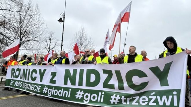 В Варшаве закончились протесты фермеров, их участники разошлись