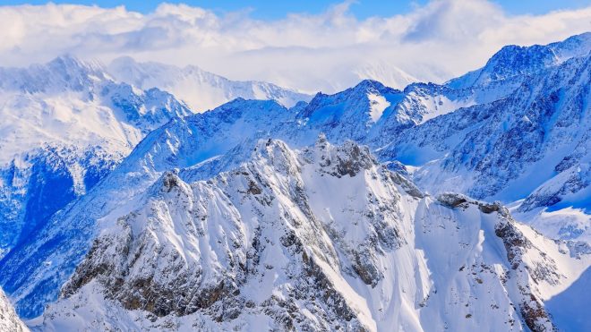 В Швейцарии ищут 6 лыжников, которые пропали в Альпах