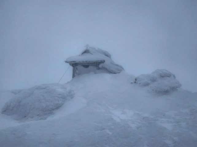В Карпатах выпало много снега, зафиксирован мороз -5 градусов