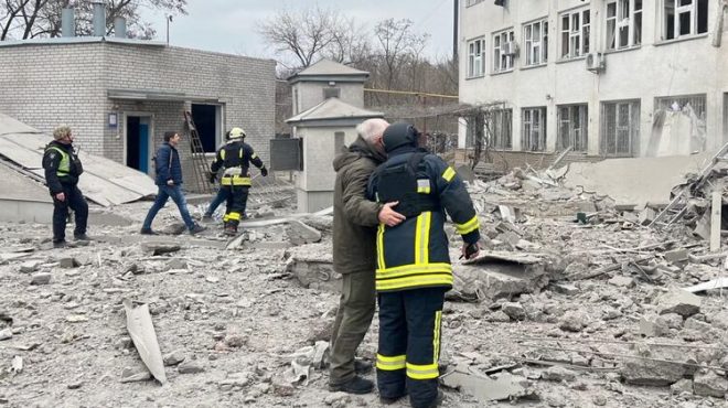 В результате ракетного удара РФ по Сумам пострадал человек: повреждены лечебные и учебные учреждения