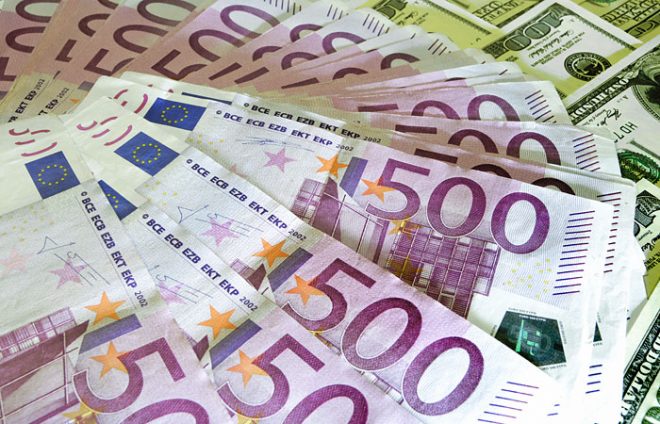 В Косово отказались от сербской валюты в пользу евро