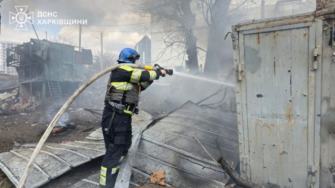 В ходе обстрела россиянами Харькова 7 апреля 5 человек ранены, повреждены 13 многоэтажек
