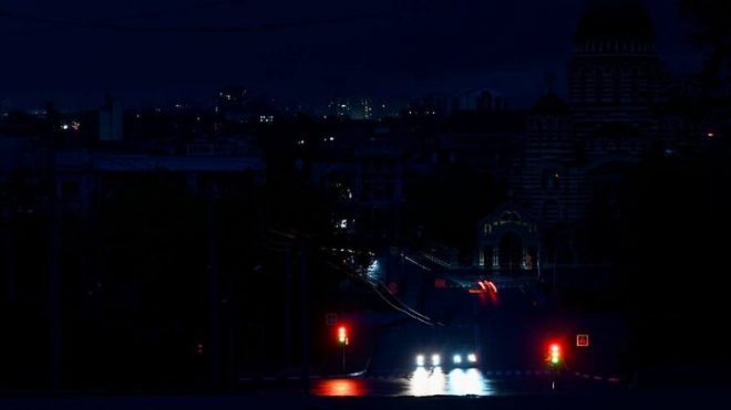 В Харькове и области начали в аварийном порядке отключать свет и вводить графики отключения энергоснабжения