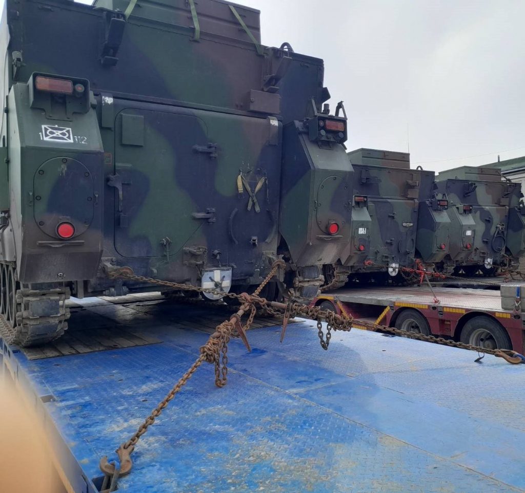 Литва отправила Украине бронетранспортеры М577