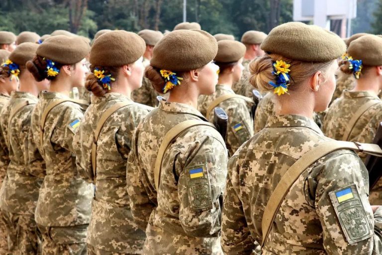 Украина активизирует усилия по увеличению количества женщин на руководящих должностях в армии