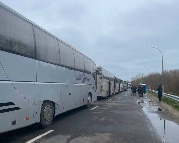 На границе с Румынией запустили услугу еЧерга для автобусов