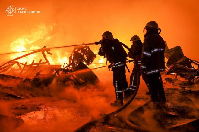 Ночью РФ атаковала дронами и ракетами Украину, обломки упали в Харьковской и Днепропетровской областях: произошли пожары, есть раненые