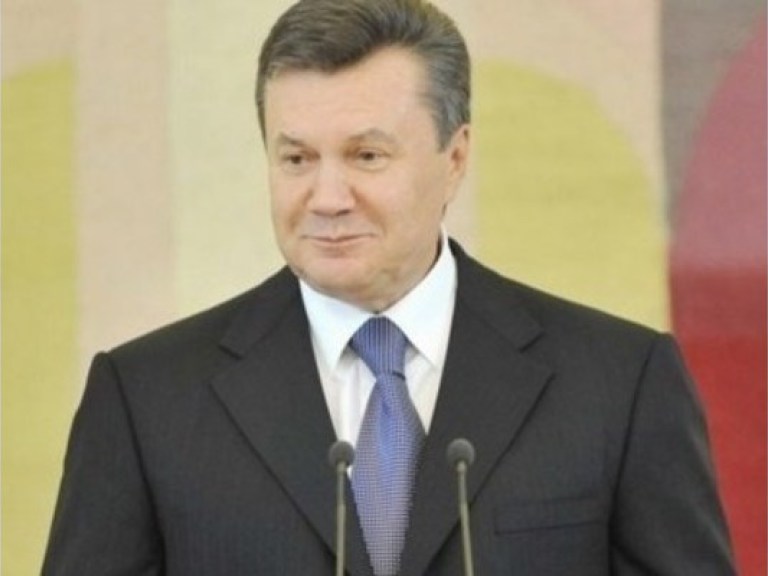 Янукович наградил донецкого врача орденом