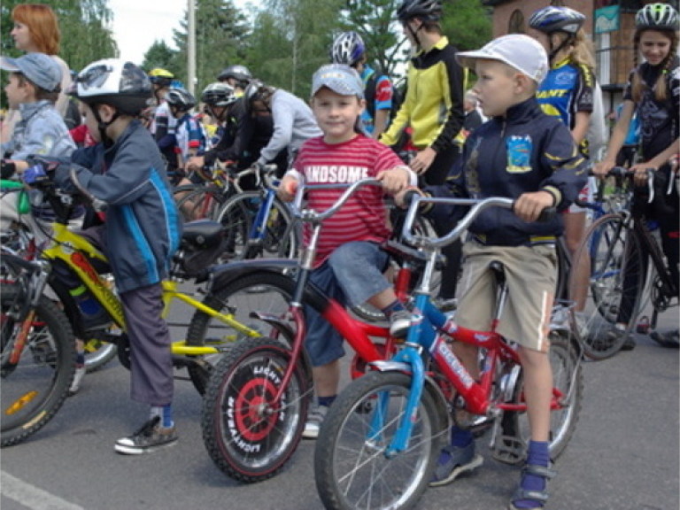 В Черкассах прошли детские велосоревнования (ФОТО)