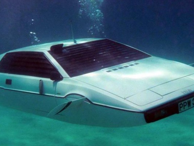 «Подводный» автомобиль Бонда продан за 865 тысяч долларов