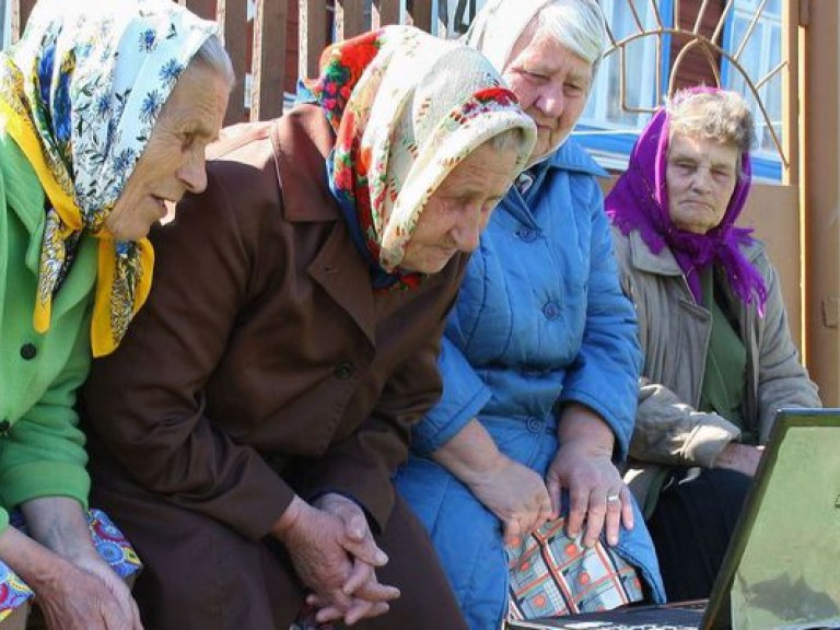Российские пенсионерки объявили бой хулиганам (ВИДЕО)