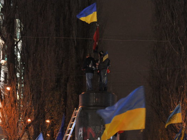 Памятник Владимиру Ленину на Бессарабской площади в Киеве будет восстановлен