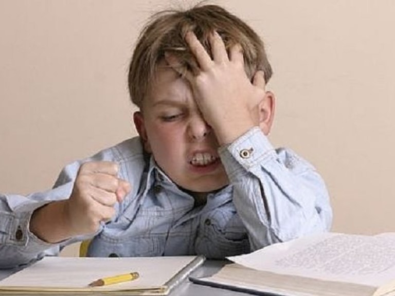 Психолог рассказала, что делать родителям, если ребенок не хочет идти в школу после каникул