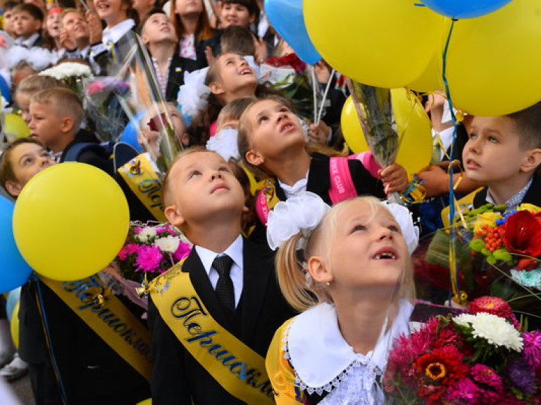 На Донбассе учебный процесс начался в 800 школах