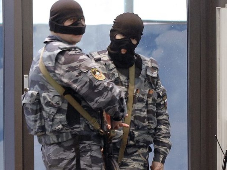Офис «Укртелекома» в Крыму захватили вооруженные люди