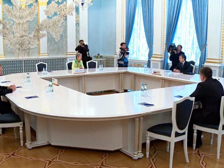 ДНР и ЛНР предлагают Киеву провести встречу контактной группы (ВИДЕО)