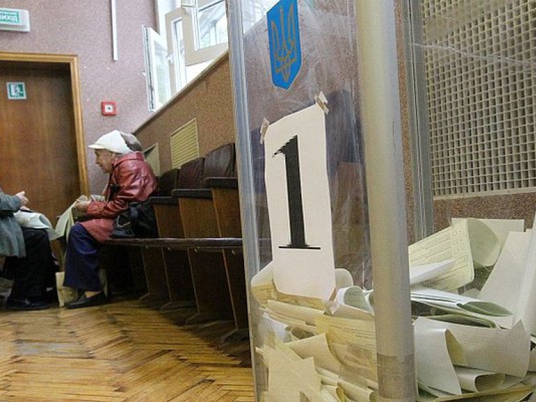 Черненко: Проводить выборы в Донецкий и Луганский областные советы нет смысла