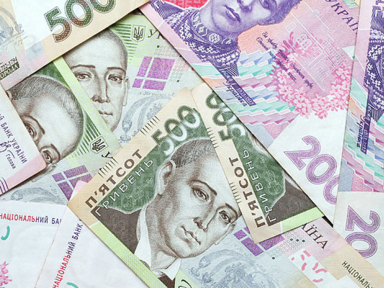 Почему &#8220;падает&#8221; гривна: НБУ и Кабмин работают ради девальвации национальной валюты?