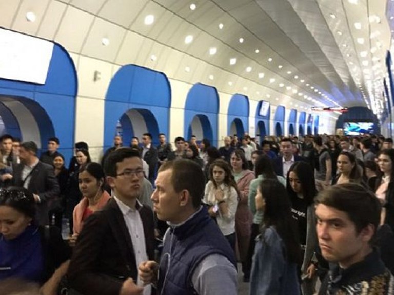 В Казахстане эвакуировали пассажиров со всех станций метро Алматы
