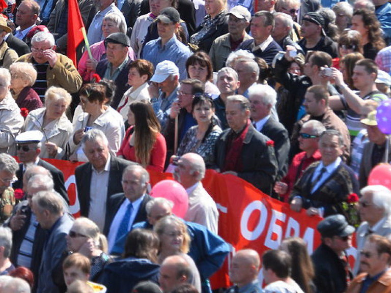 В Харькове на первомайском митинге  произошла стычка (ФОТО, ВИДЕО)