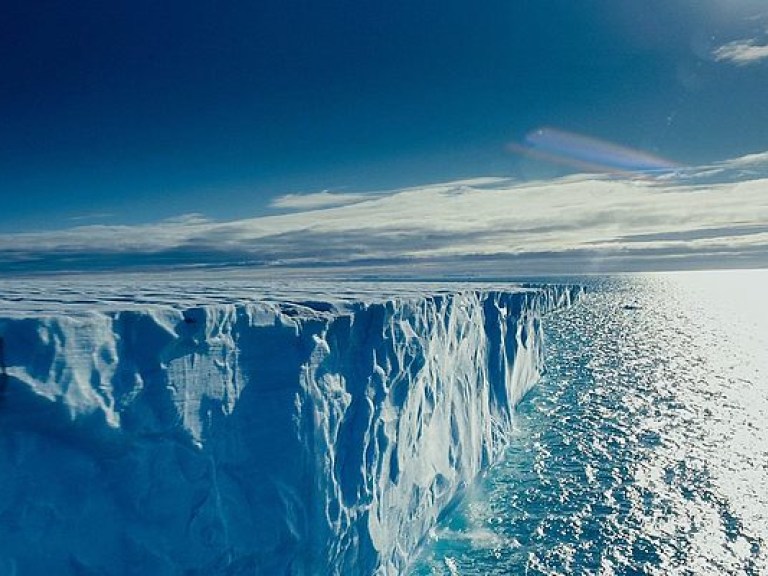 Из-за глобального потепления арктические айсберги и нефть переместятся в соседние страны &#8211; исследование